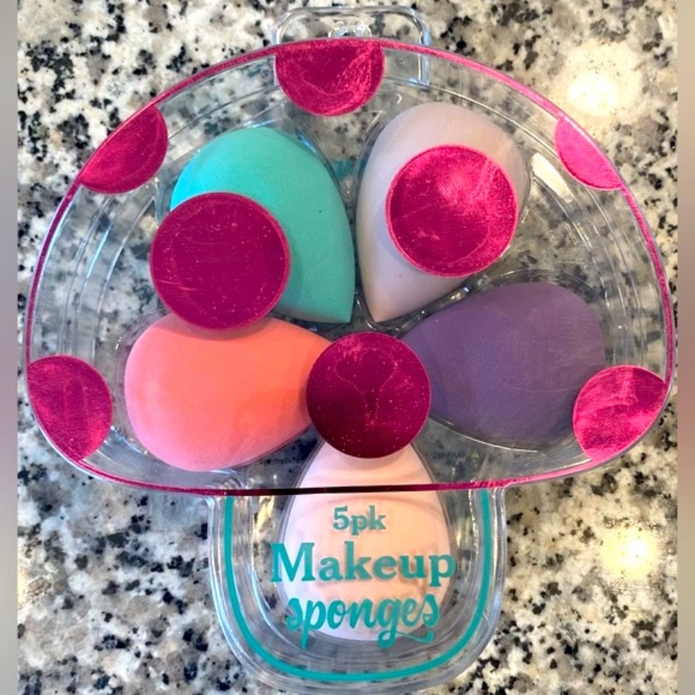 Makeup Sponges in Mushroom
